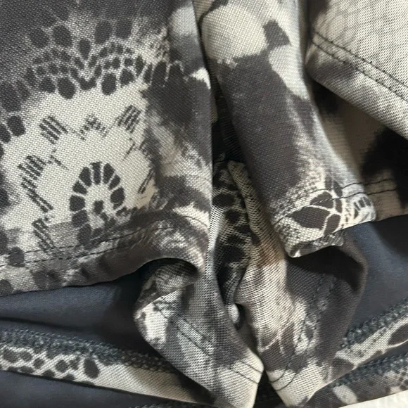 Urban Outfitters Grace Mesh Printed Micro Mini Skort Urban Outfitters - Picture 9 of 9